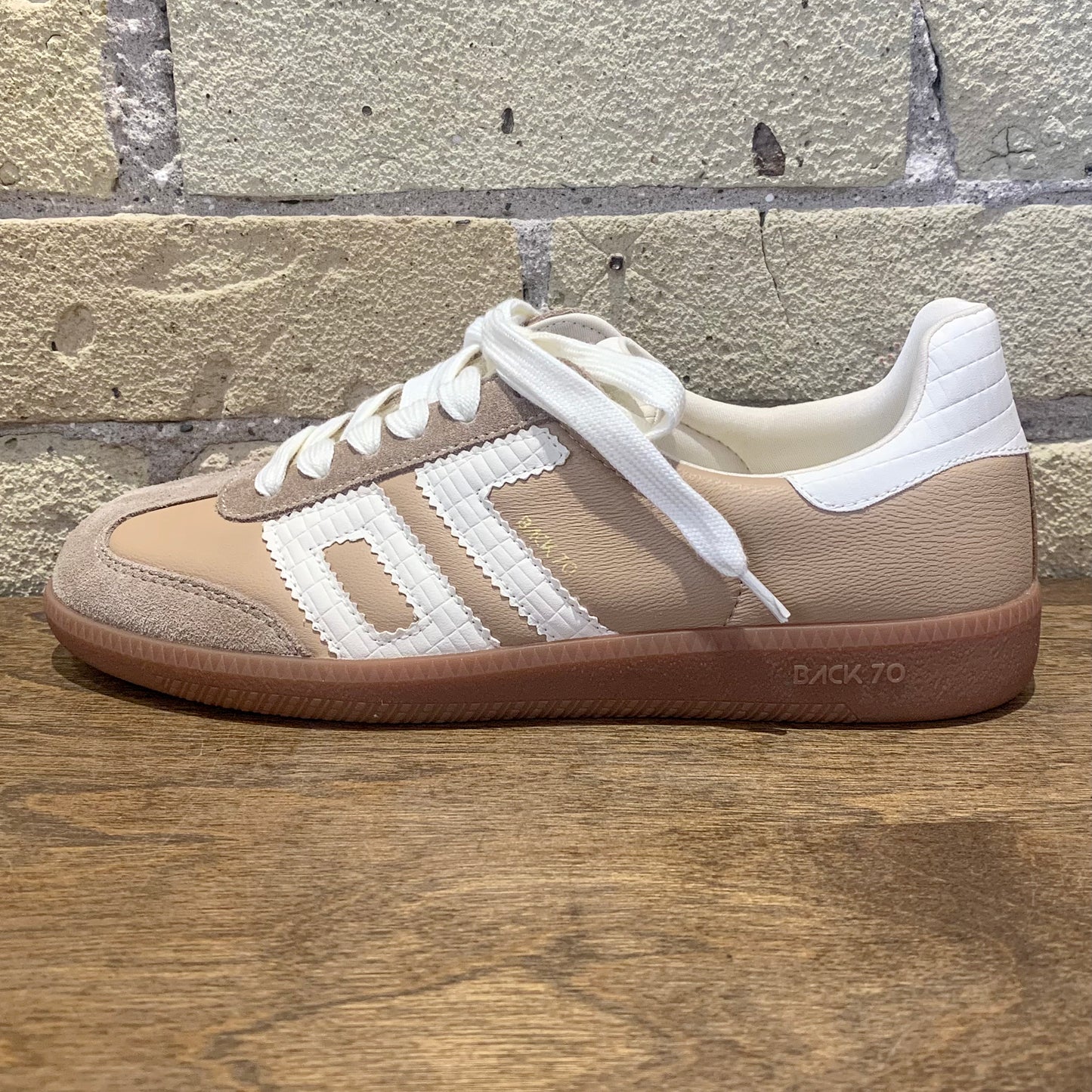 BACK 70 Cloud NC Sand Milk