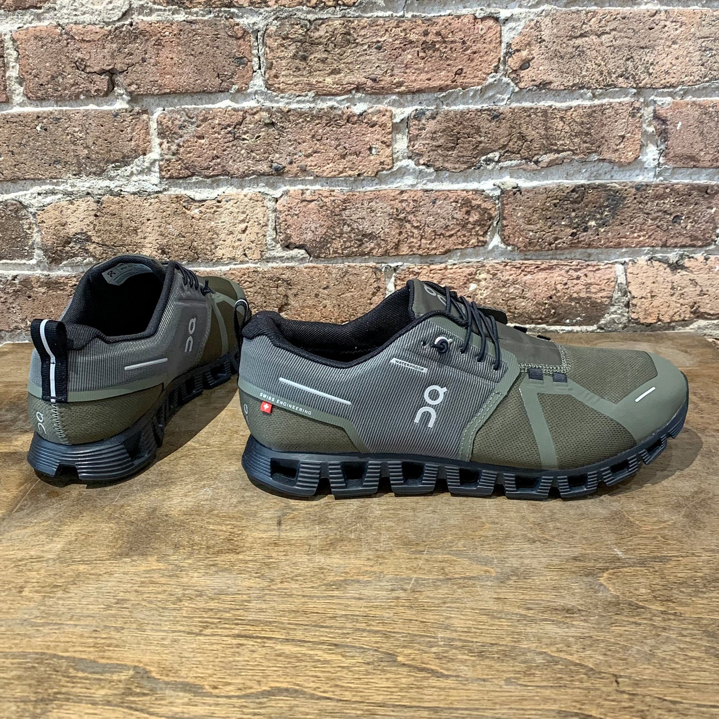 Cloud 5 Waterproof M Olive | Black