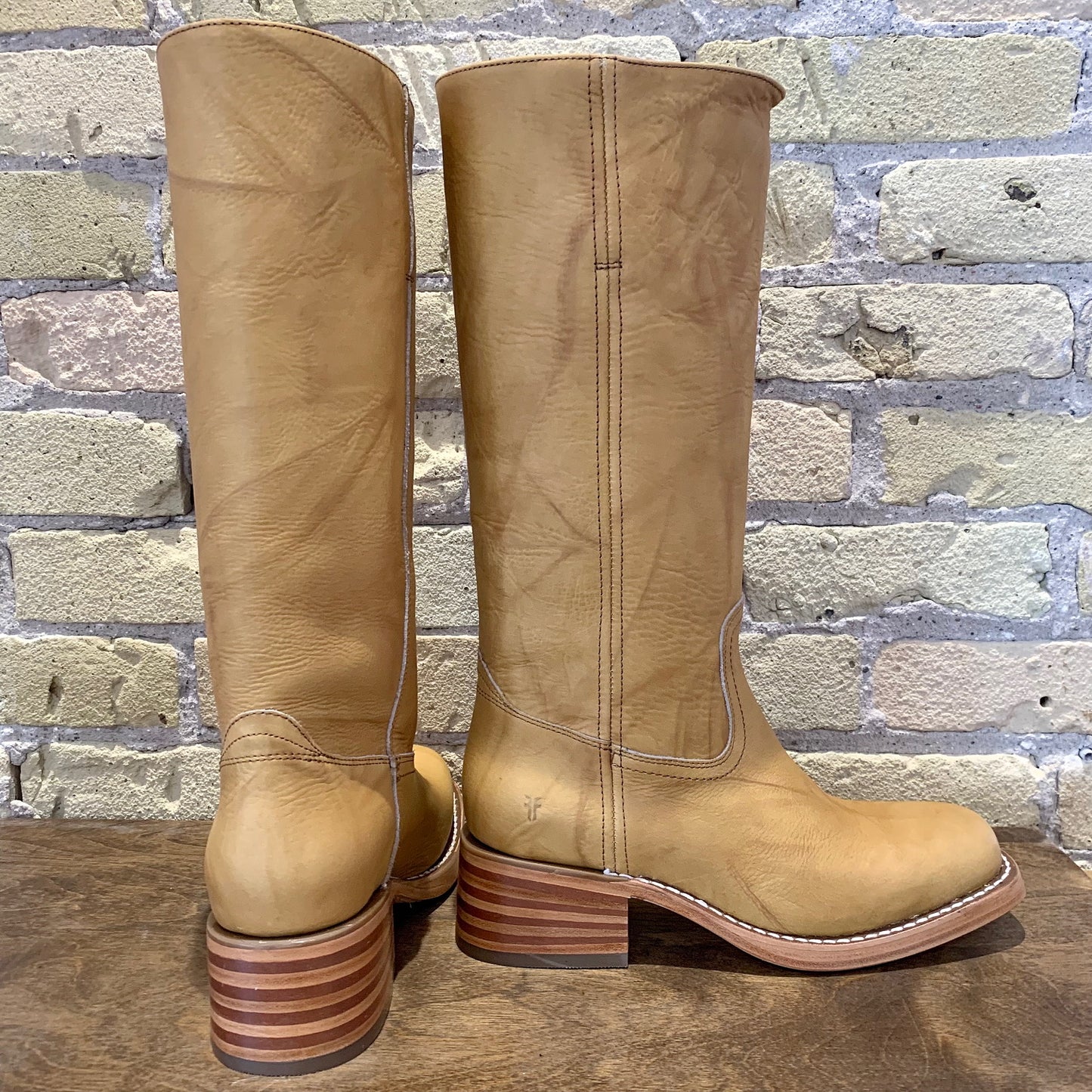 Frye Campus 14L Banana