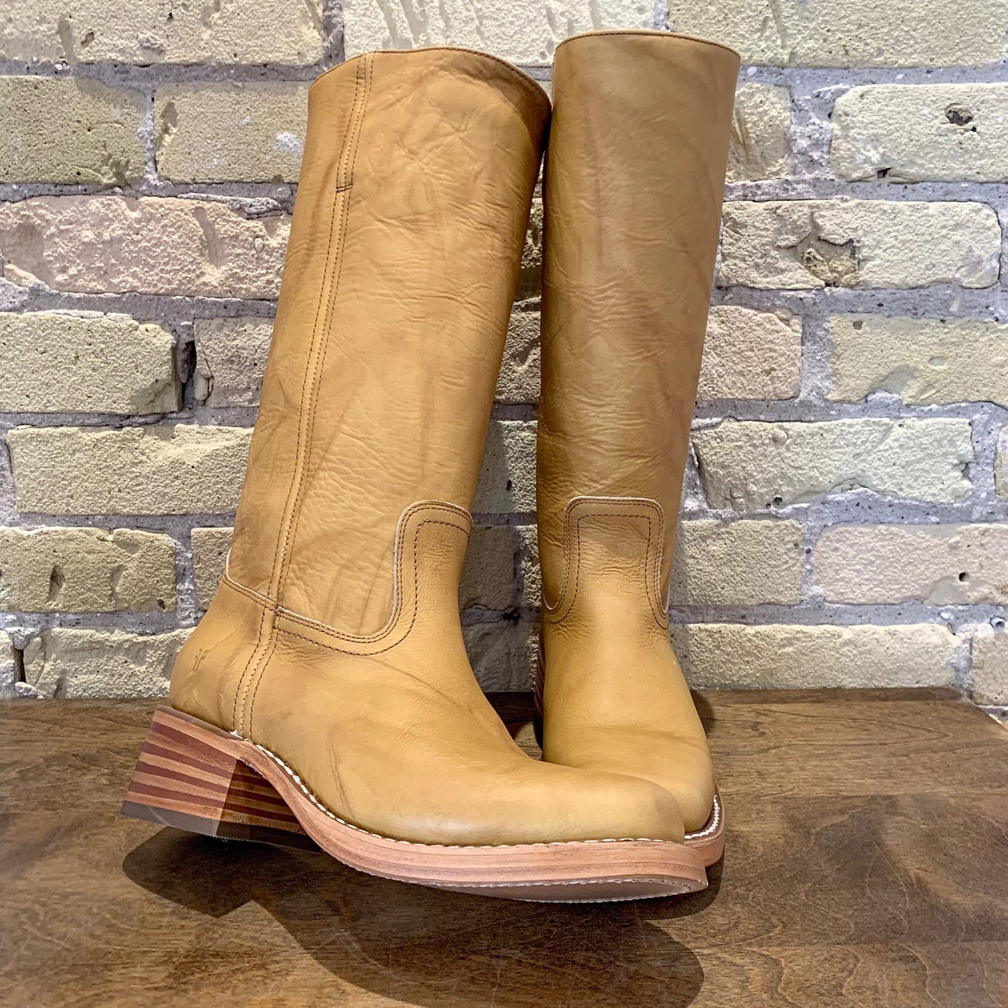 Frye Campus 14L Banana