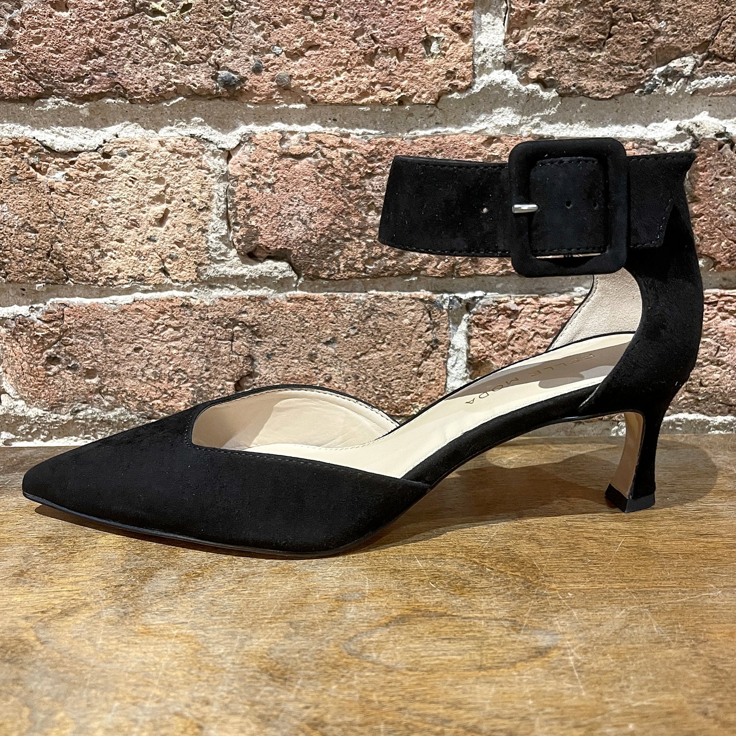 Pelle Moda Ciann Low Heel