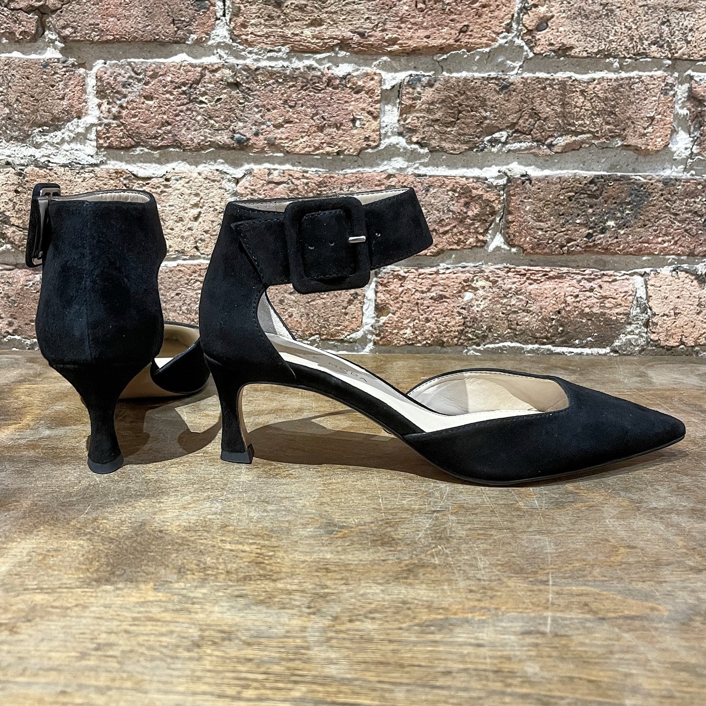 Pelle Moda Ciann Low Heel