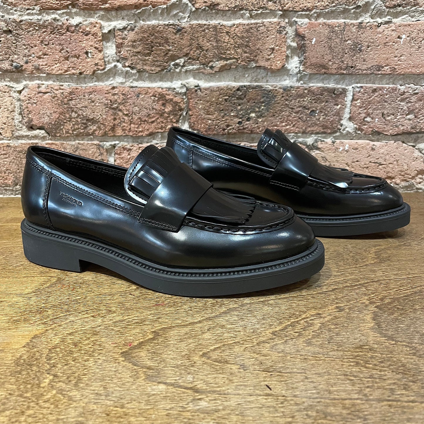 Vagabond Alex Kiltie Loafer Box Leather
