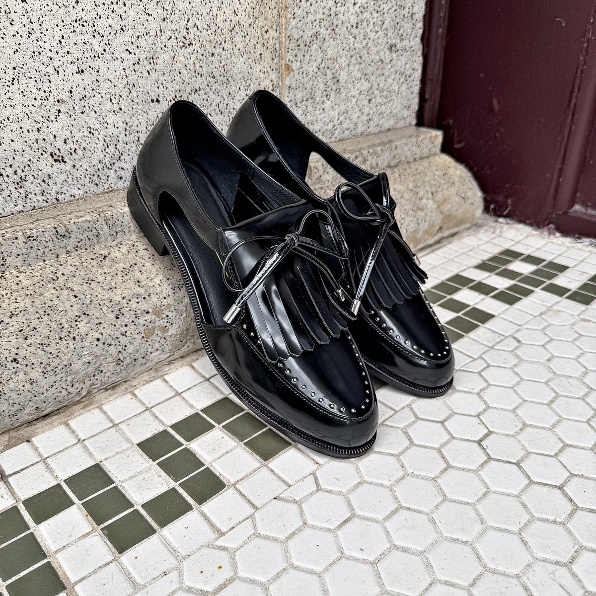 (shoo) is The Definition of Footwear – (shōō)