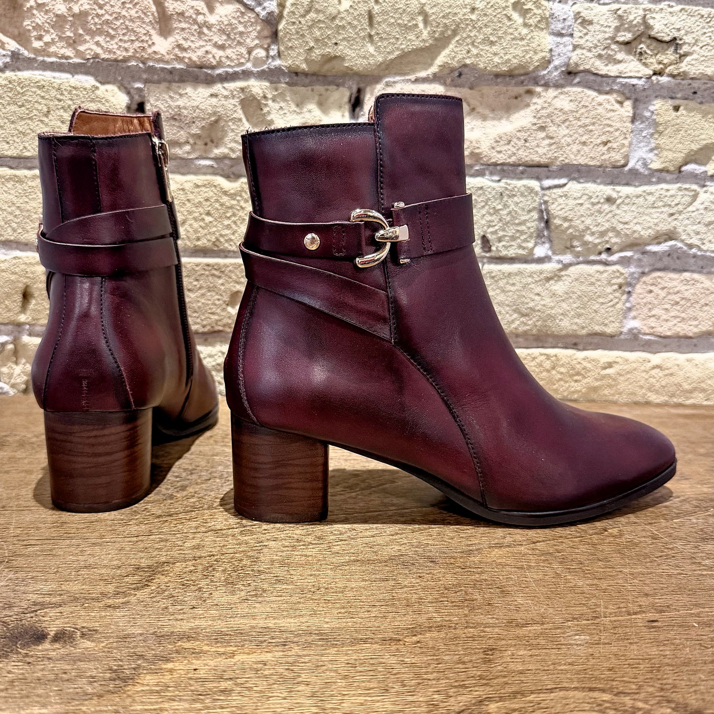 Pikolinos Calafat 
Ankle Boot Garnet