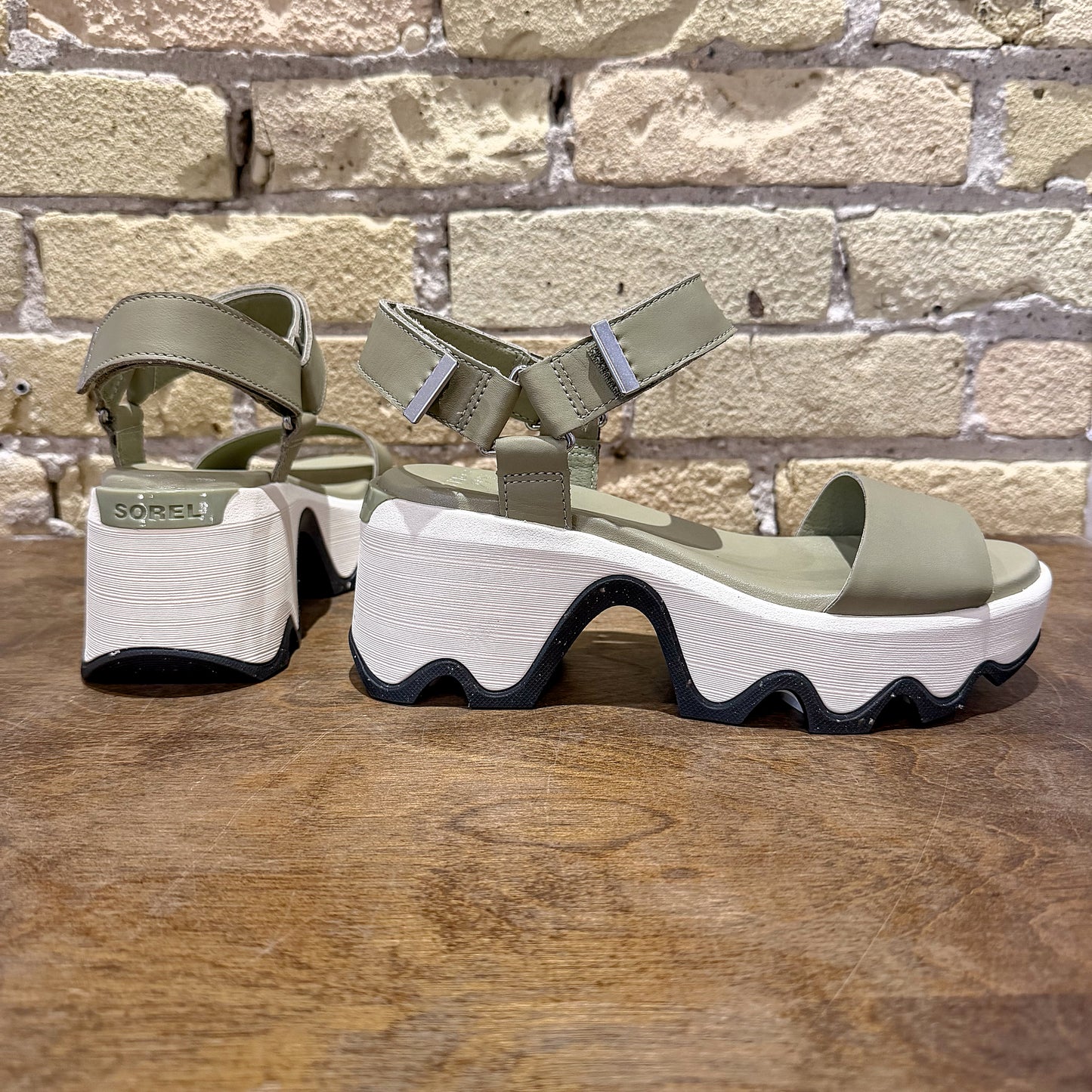 Sorel Kinetic™ Aura Y-Strap Sandal - shoostore