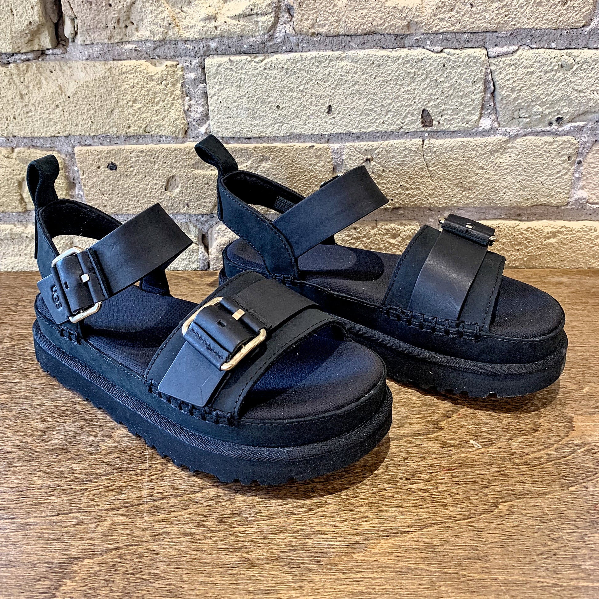 UGG Goldenstar Villa - shoostore