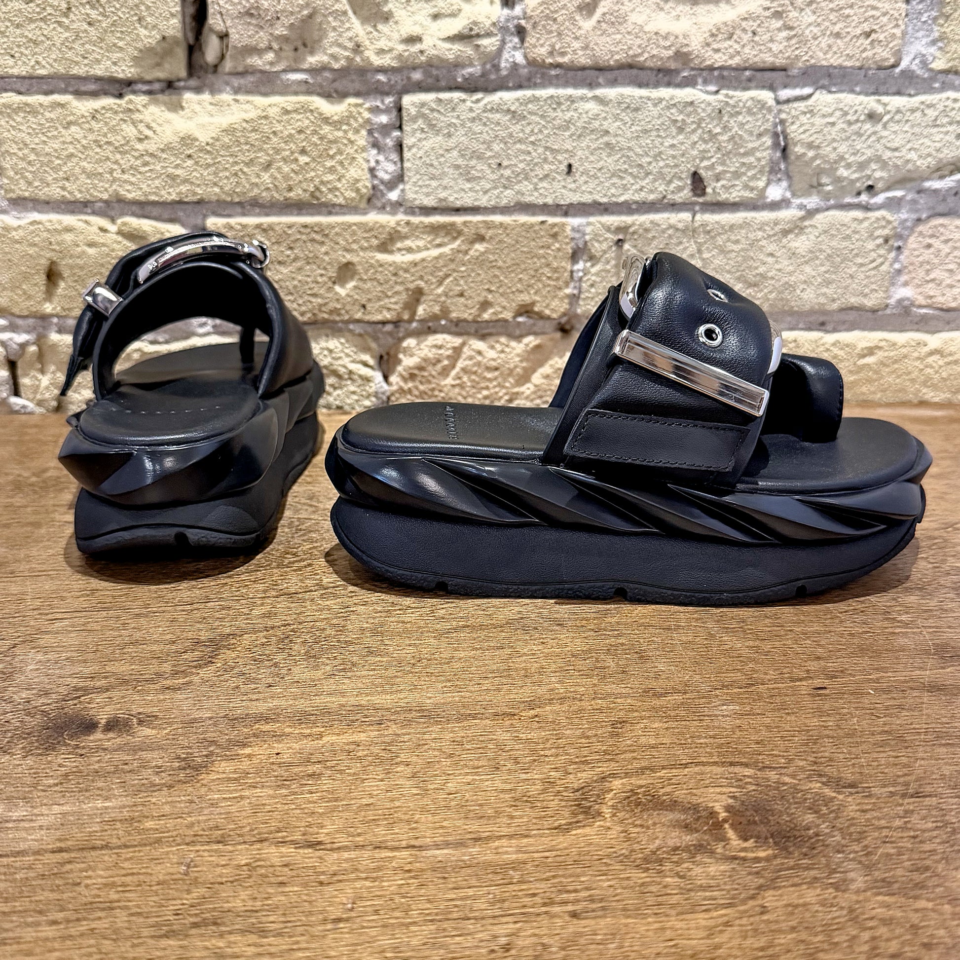 Mellow Glow Black - shoostore