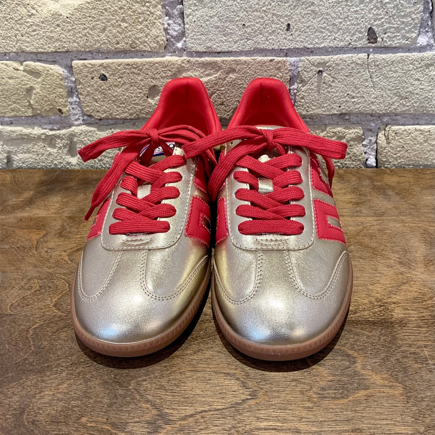 BACK 70 Cloud NM Gold Red