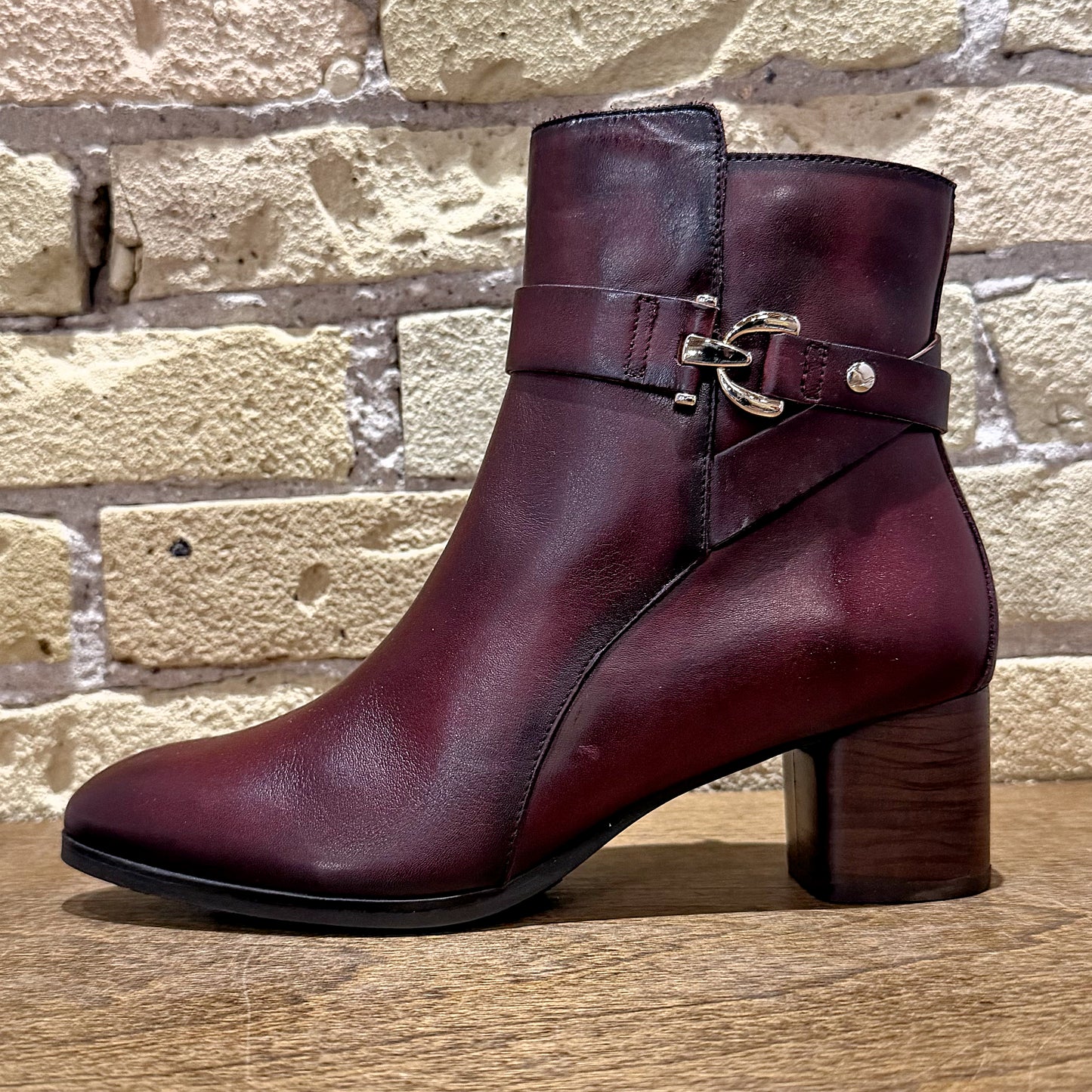 Pikolinos Calafat 
Ankle Boot Garnet