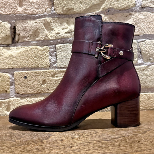 Pikolinos Calafat 
Ankle Boot Garnet - shoostore