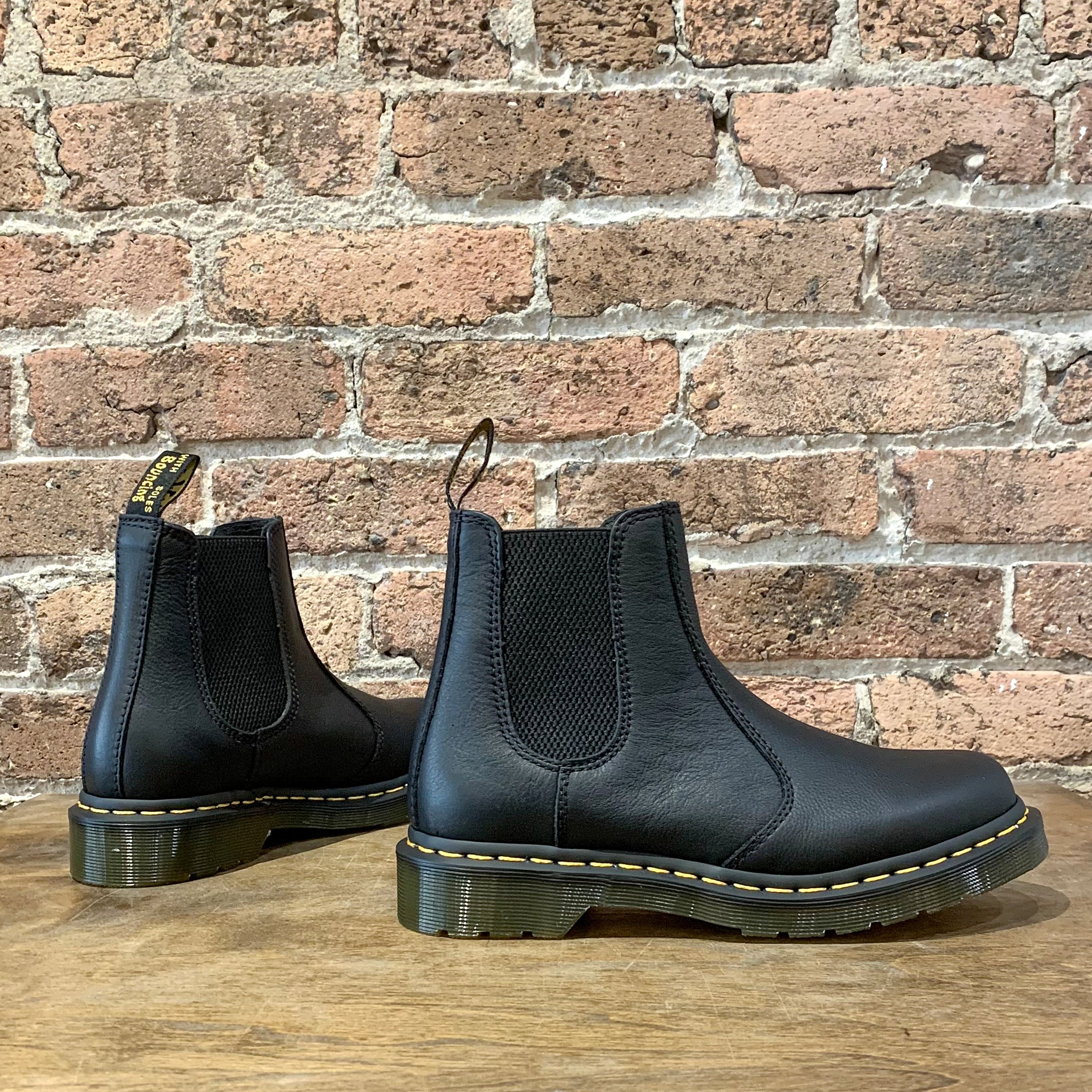 2976 Black Virginia Chelsea Boot shoostore