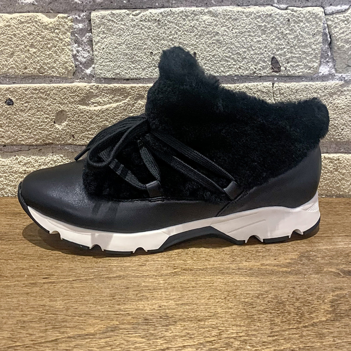 ALL BLACK Furry Sneak 2 Black