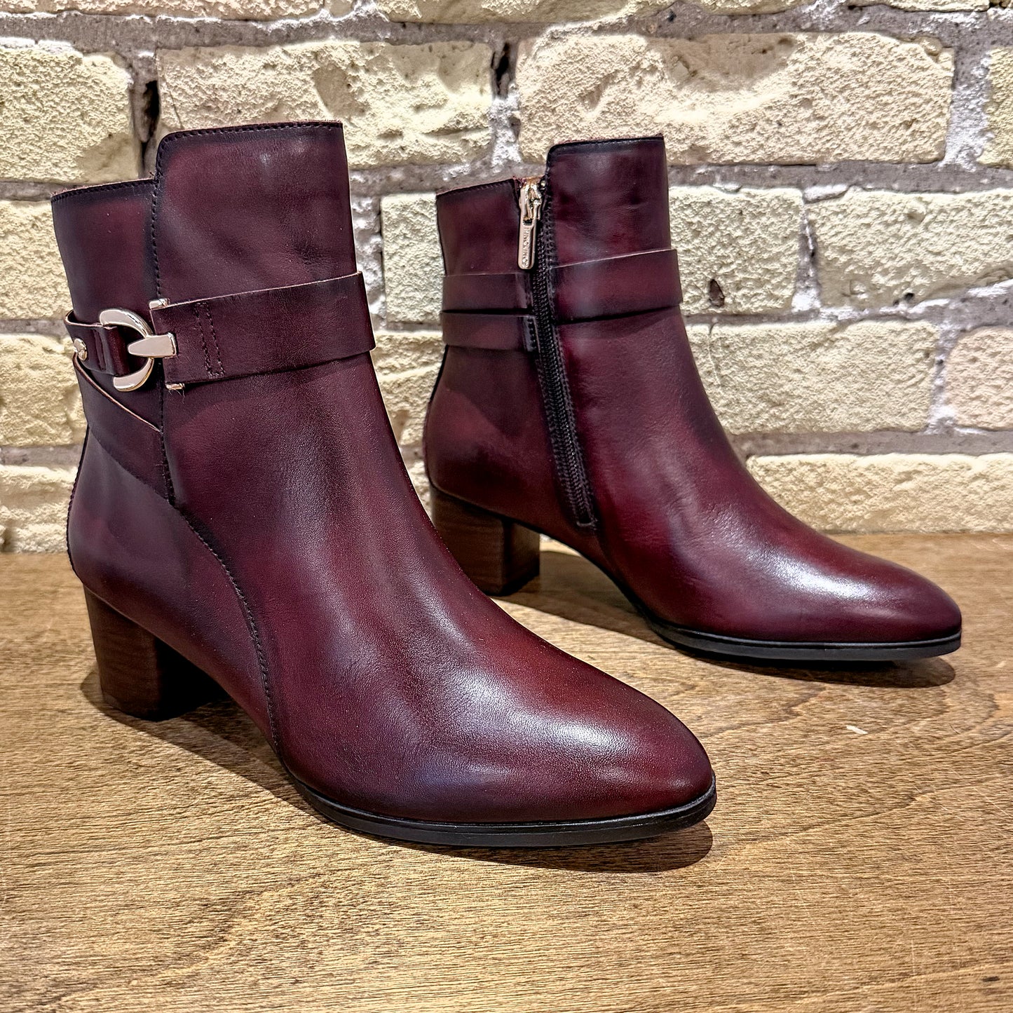 Pikolinos Calafat 
Ankle Boot Garnet