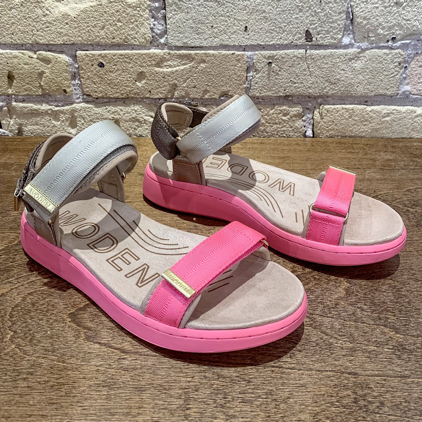 Woden Line Tricolor Sandals Raspberry Multi - shoostore