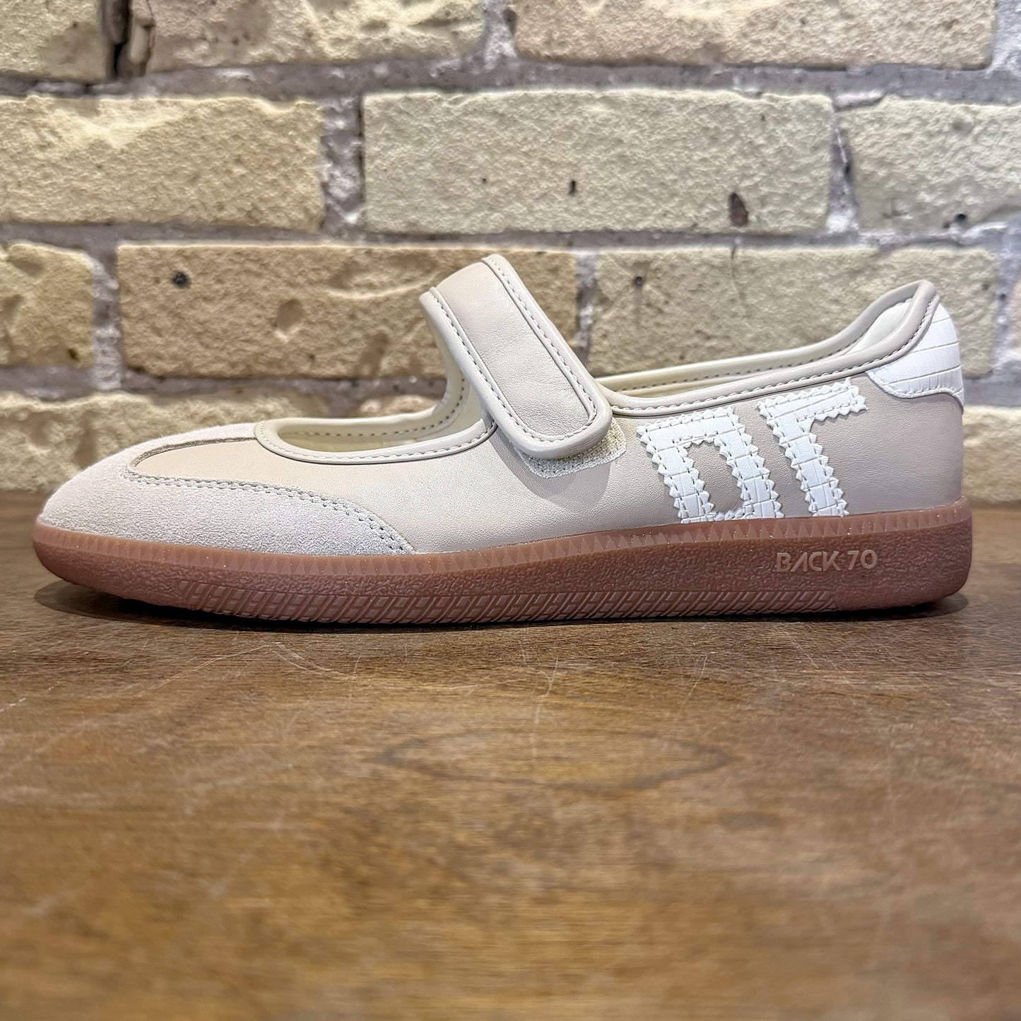BACK 70 Aya Beige Milk