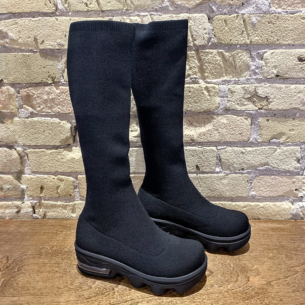 ALL BLACK Hi Air