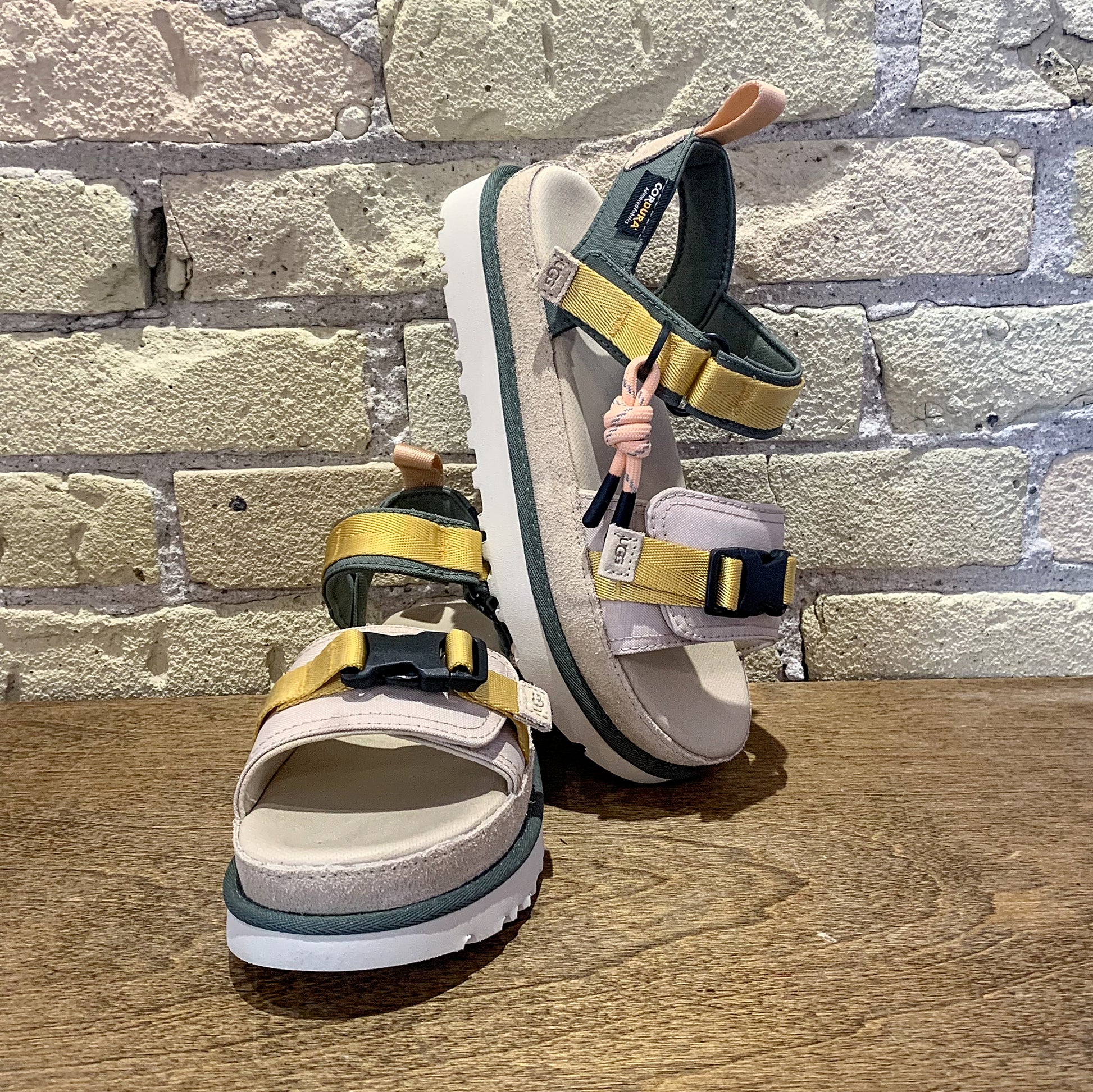 UGG Goldenstar Wildwood - shoostore
