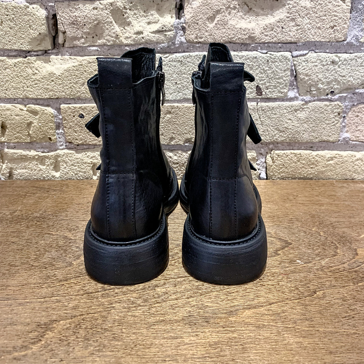 ALL BLACK The Buckle - shoostore