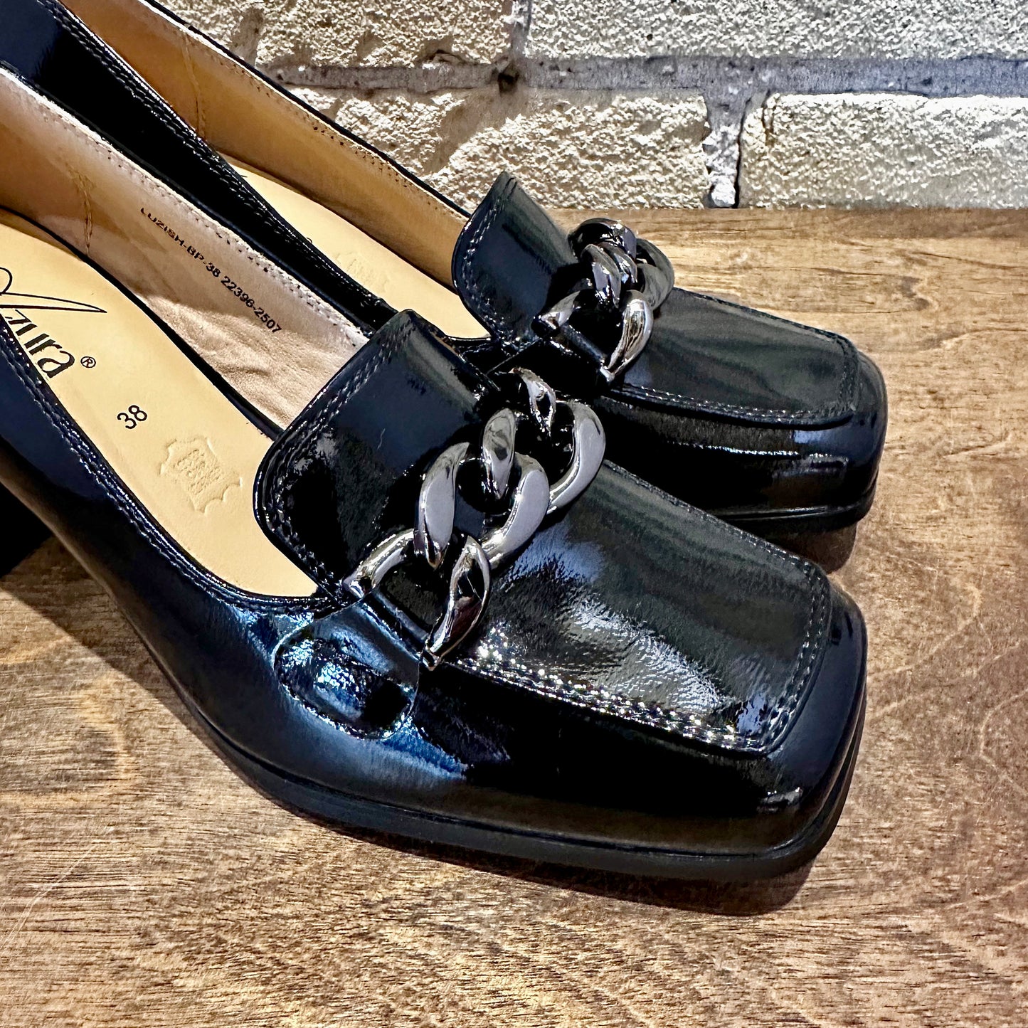 Azura Luzish Heel