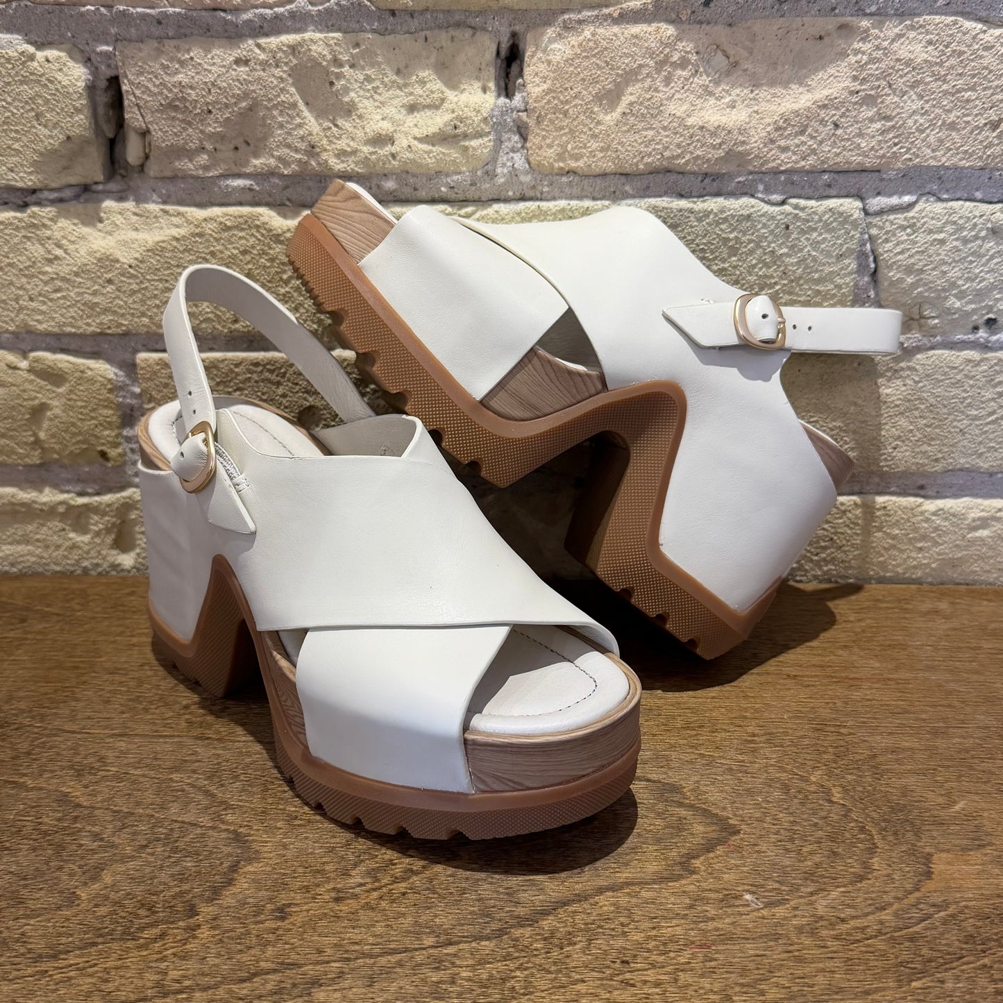 Roam'n™ Rise Heel Sandal Chalk/Gum - shoostore