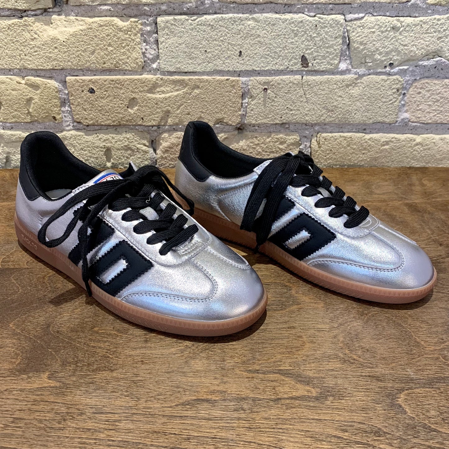 BACK 70 Cloud NM Silver Black