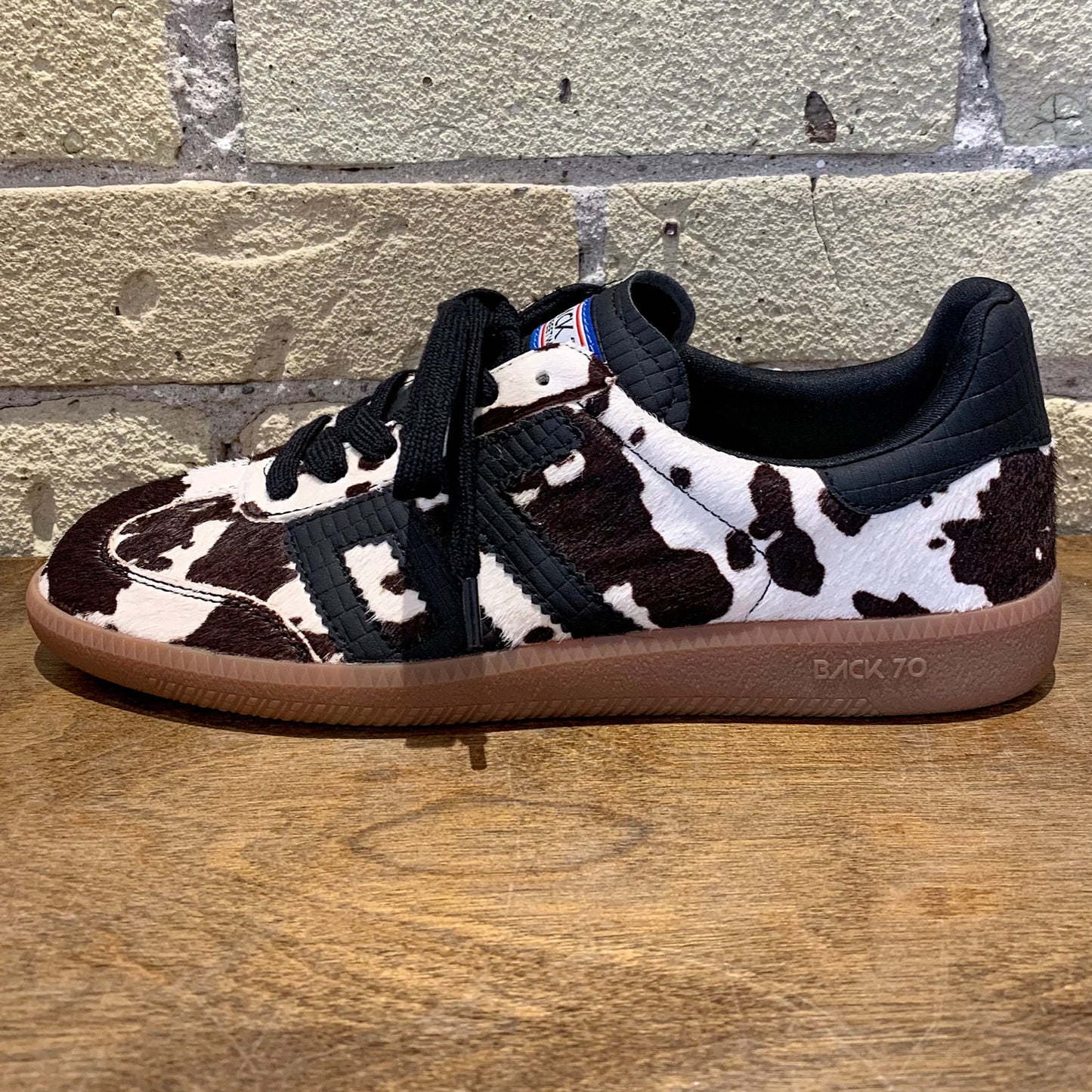 BACK 70 Cloud CL in Cow Black White Black