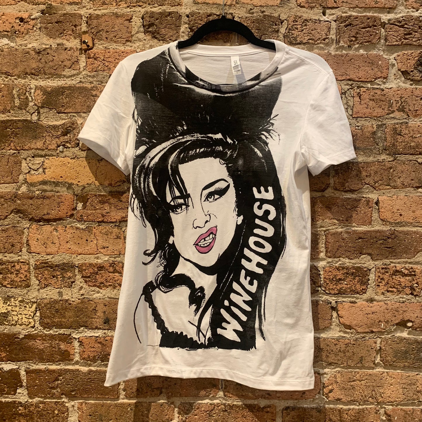 Electric Garbage Winehouse T-Shirt