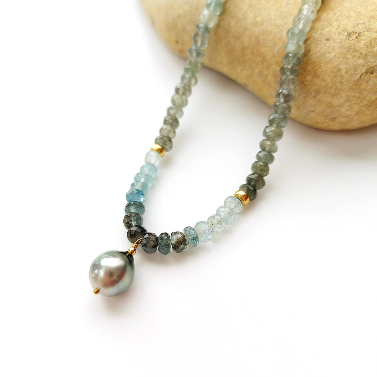 Avaasi Necklace N 2820