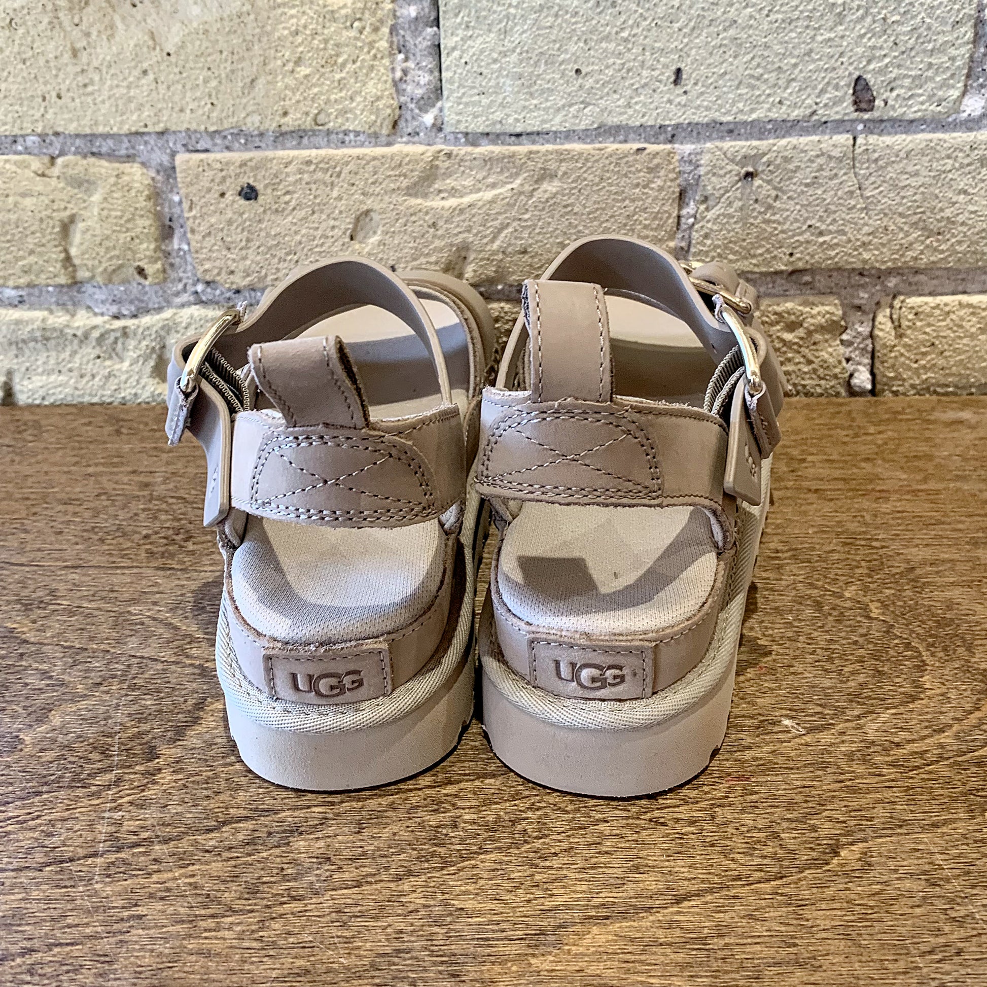 UGG Goldenstar Villa - shoostore