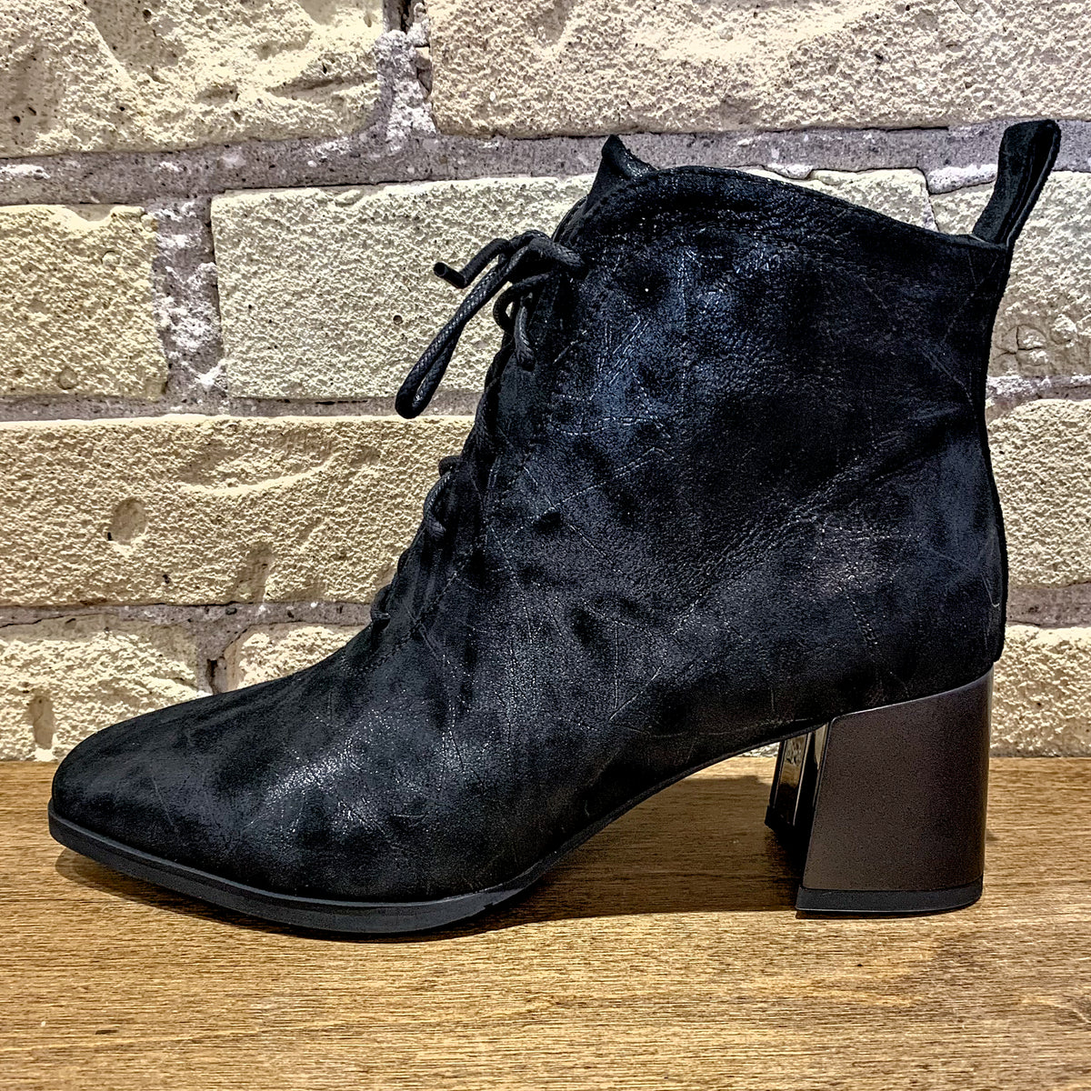 Azura Lacemeup
