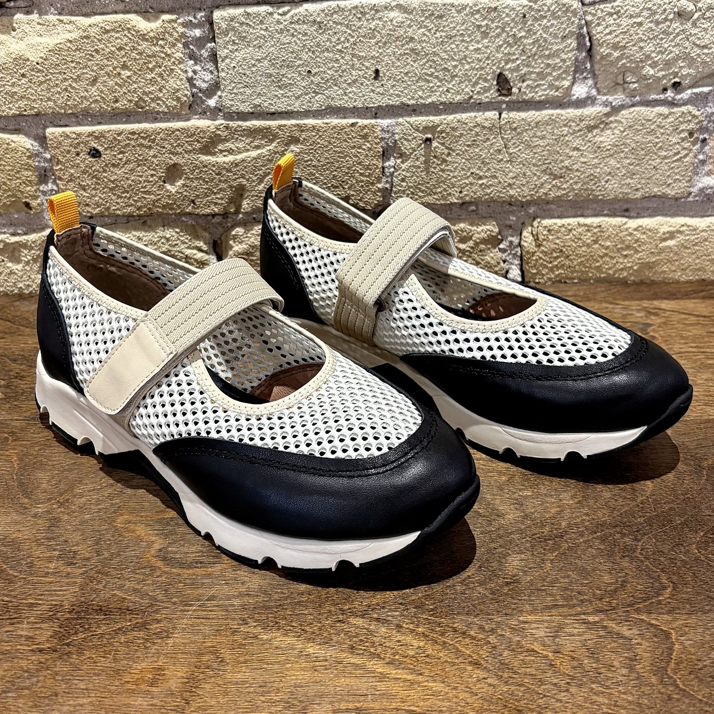 ALL BLACK MJ Mesh Sneak Beige