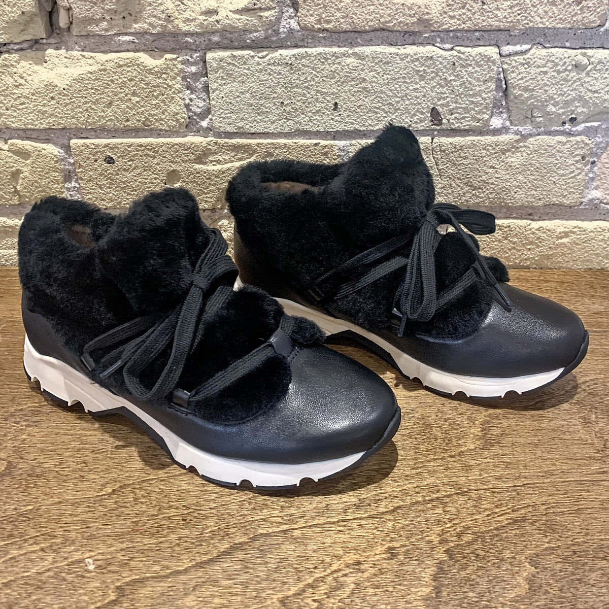 ALL BLACK Furry Sneak 2 Black