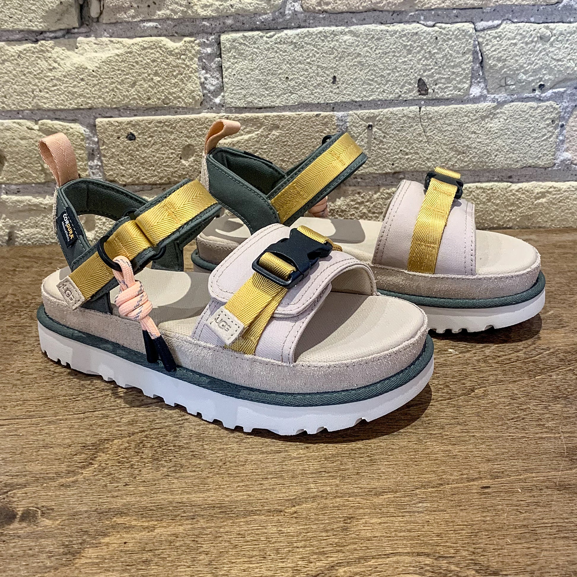 UGG Goldenstar Wildwood - shoostore
