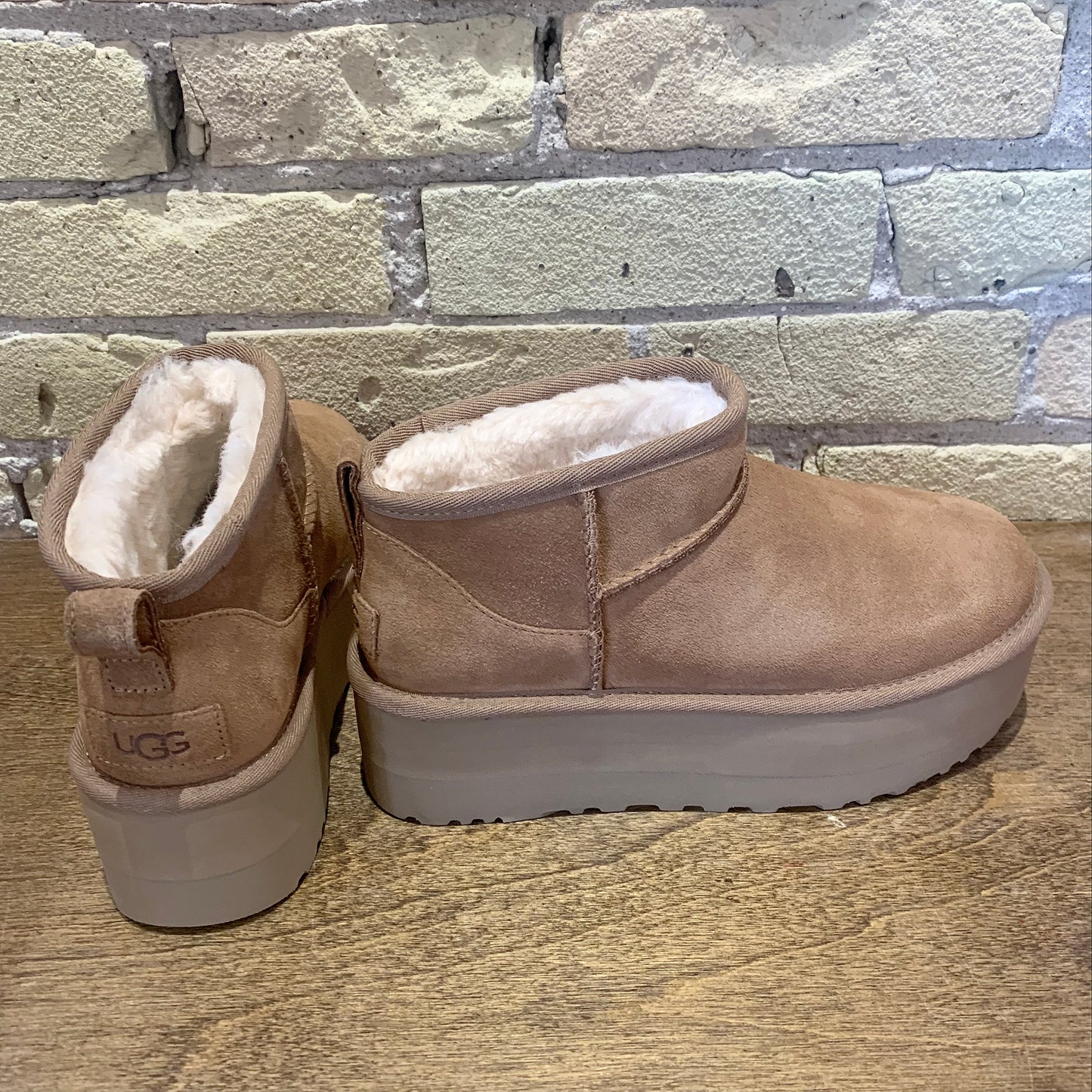UGG Women's Classic Ultra Mini Platform
