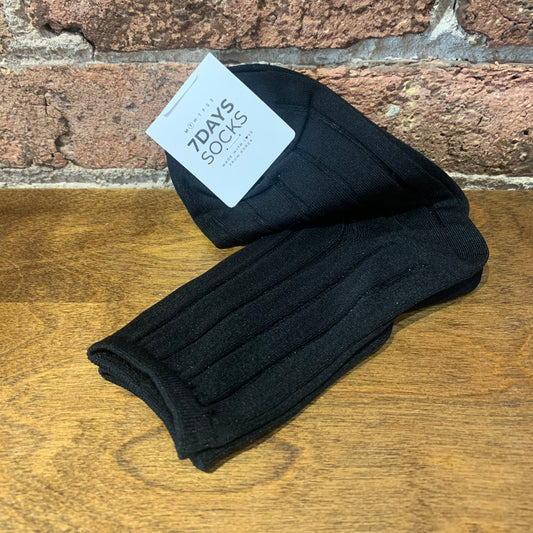 Crew Semi Sheer Line Socks