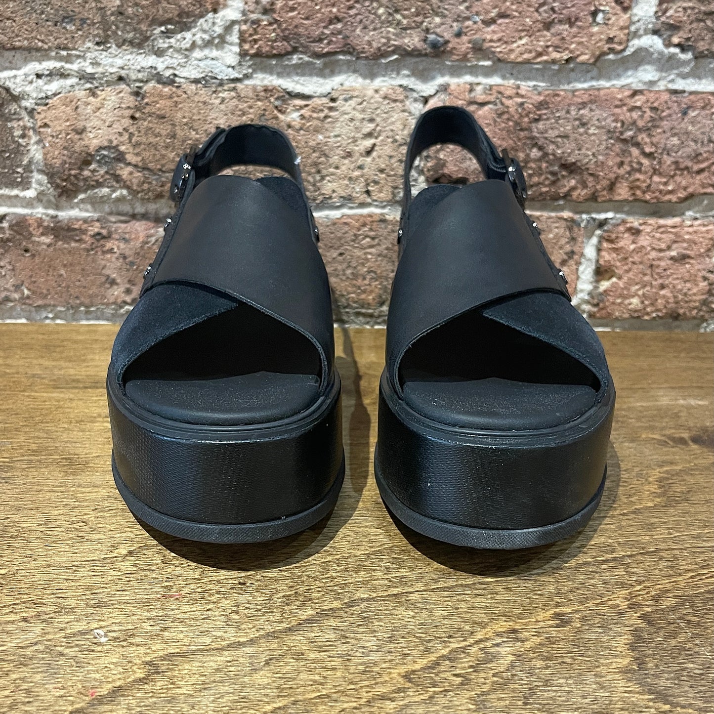Dayspring™ Crisscross Sandal Black