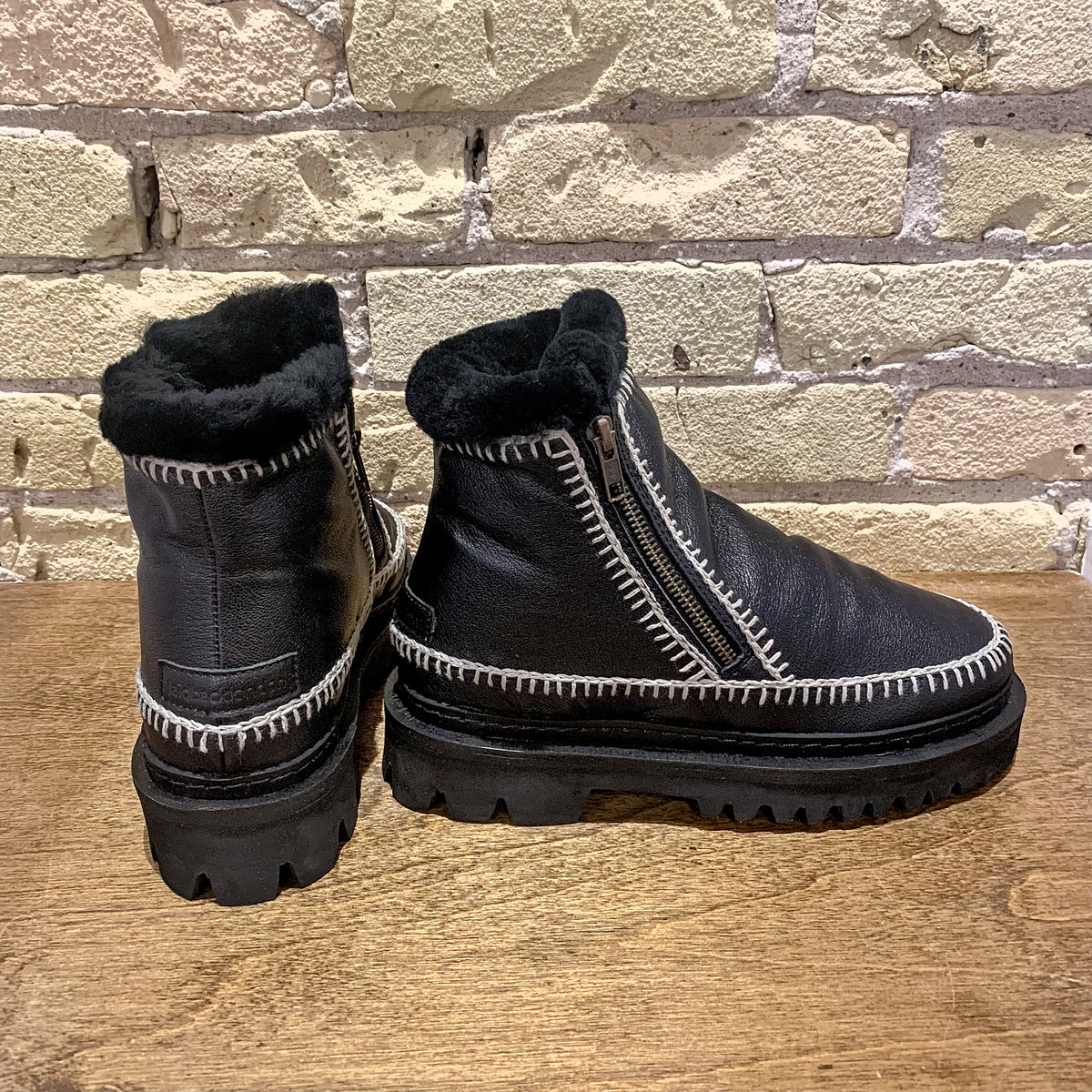 Laidback London Setsu 3.0 Black Leather Light Grey