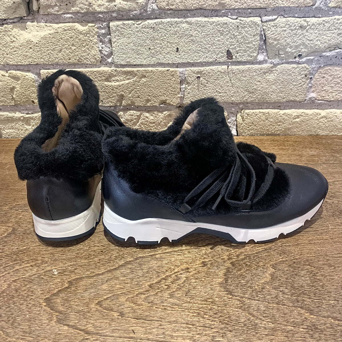 ALL BLACK Furry Sneak 2 Black