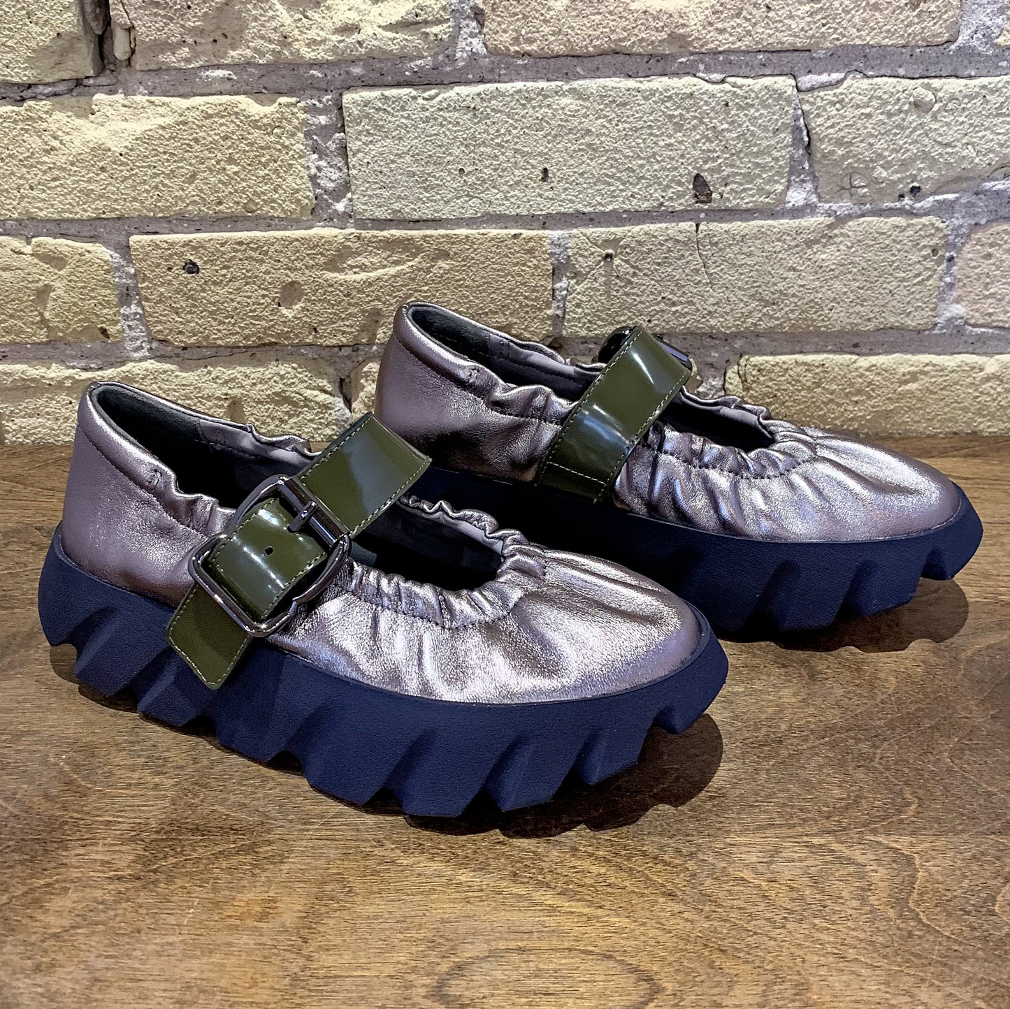 4CCCCEES Tura Cove Gun Metal