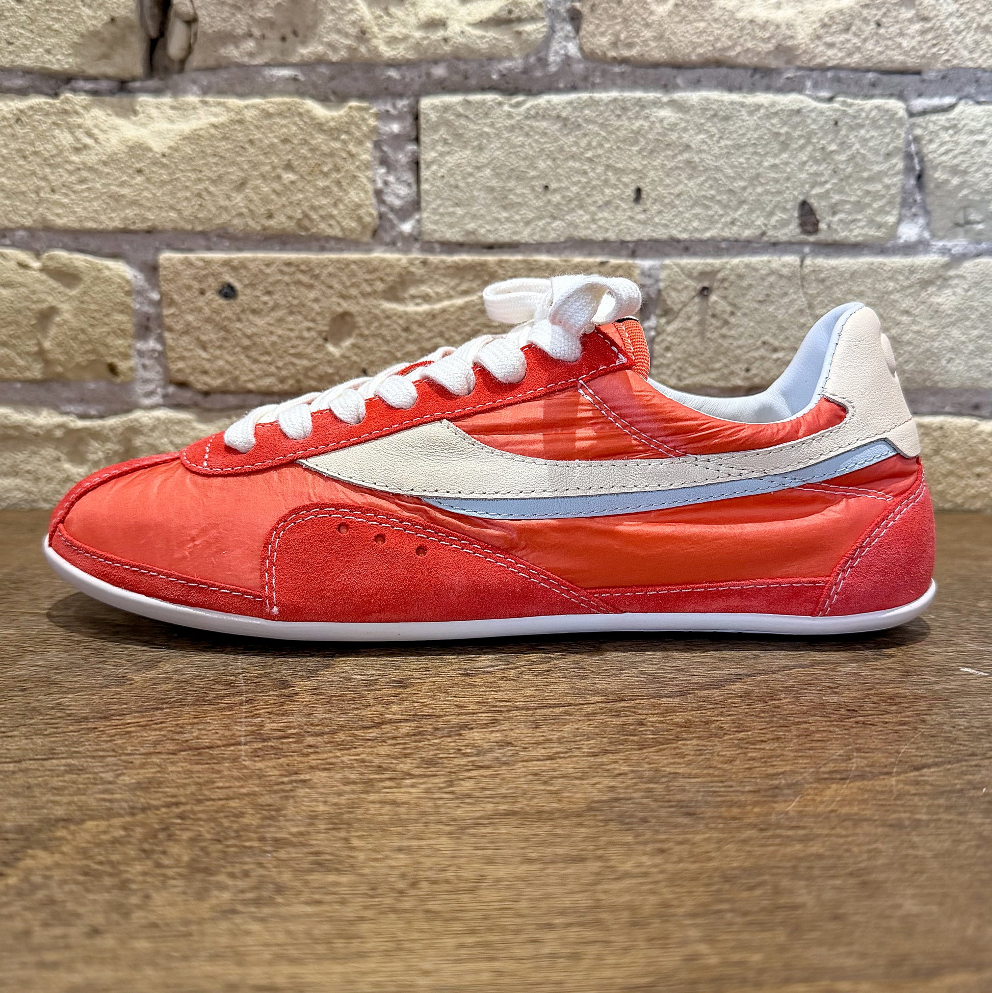 Oncept Temple Grenadine - shoostore