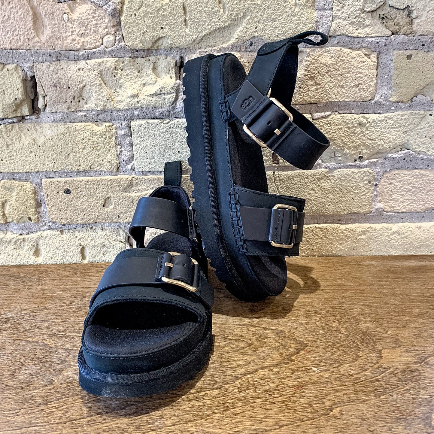 UGG Goldenstar Villa - shoostore