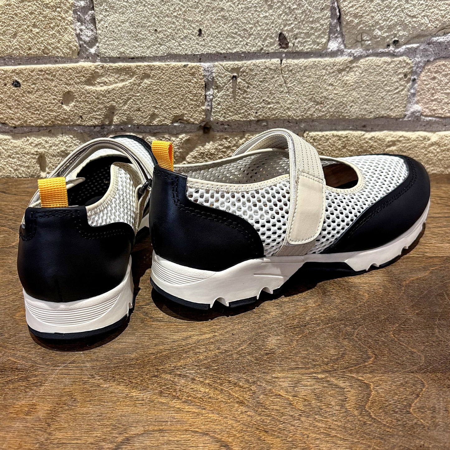 ALL BLACK MJ Mesh Sneak Beige