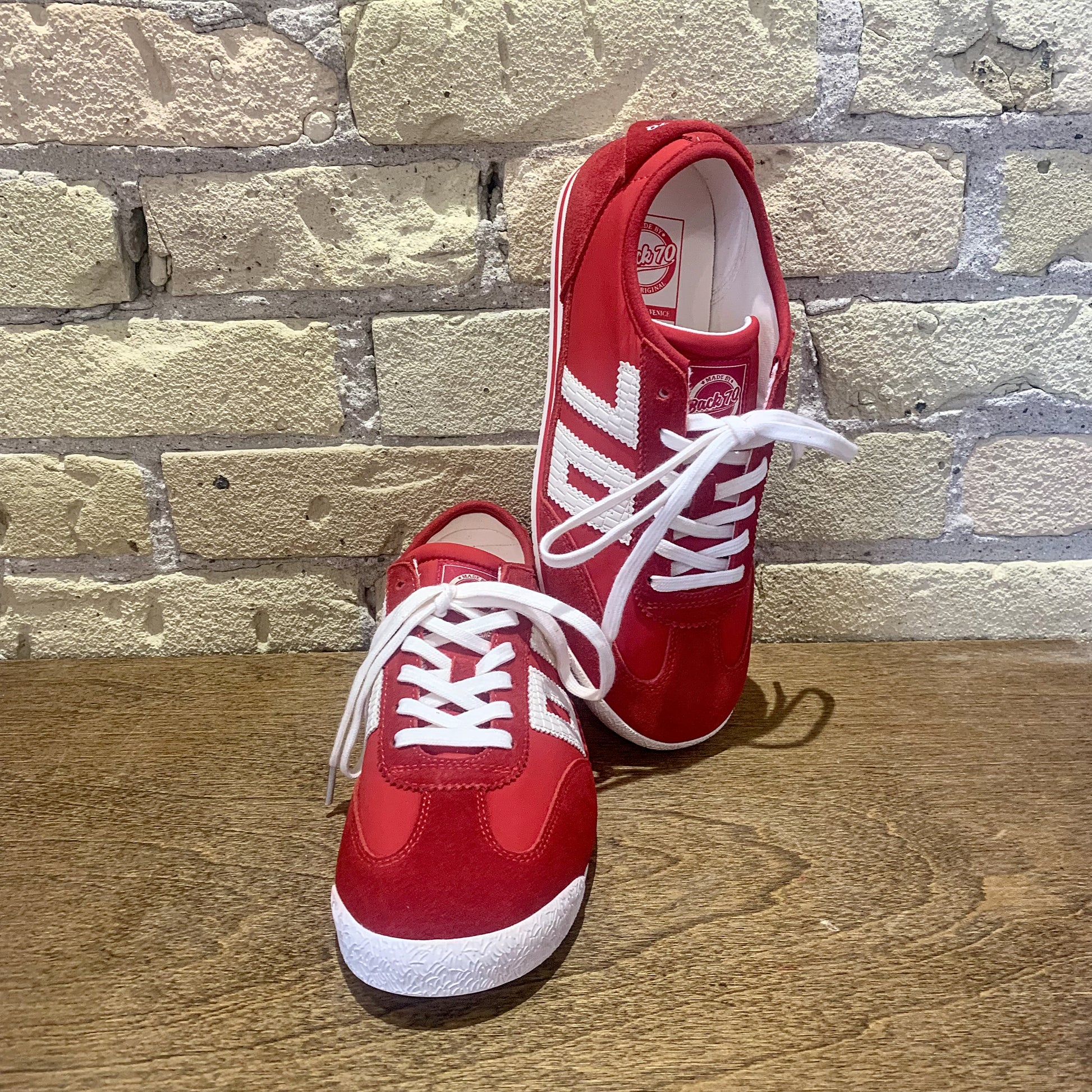 BACK 70 Leon Red - shoostore