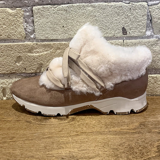 ALL BLACK Furry Sneak 2 Taupe