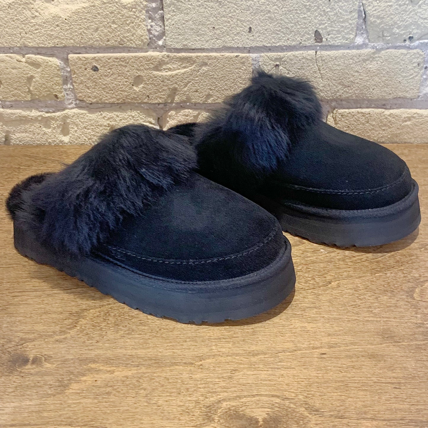 UGG Women's Disquette Chalet