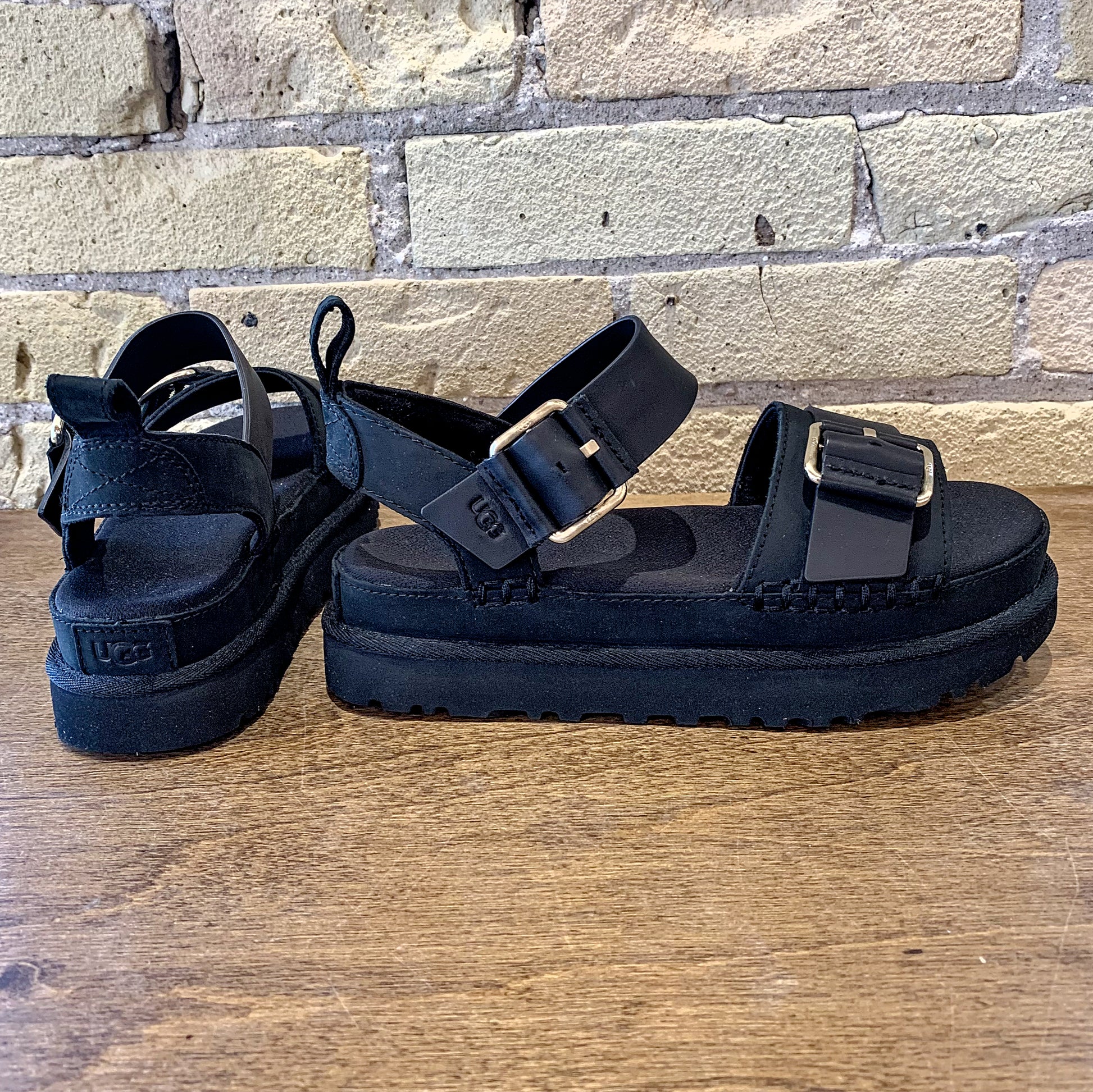 UGG Goldenstar Villa - shoostore