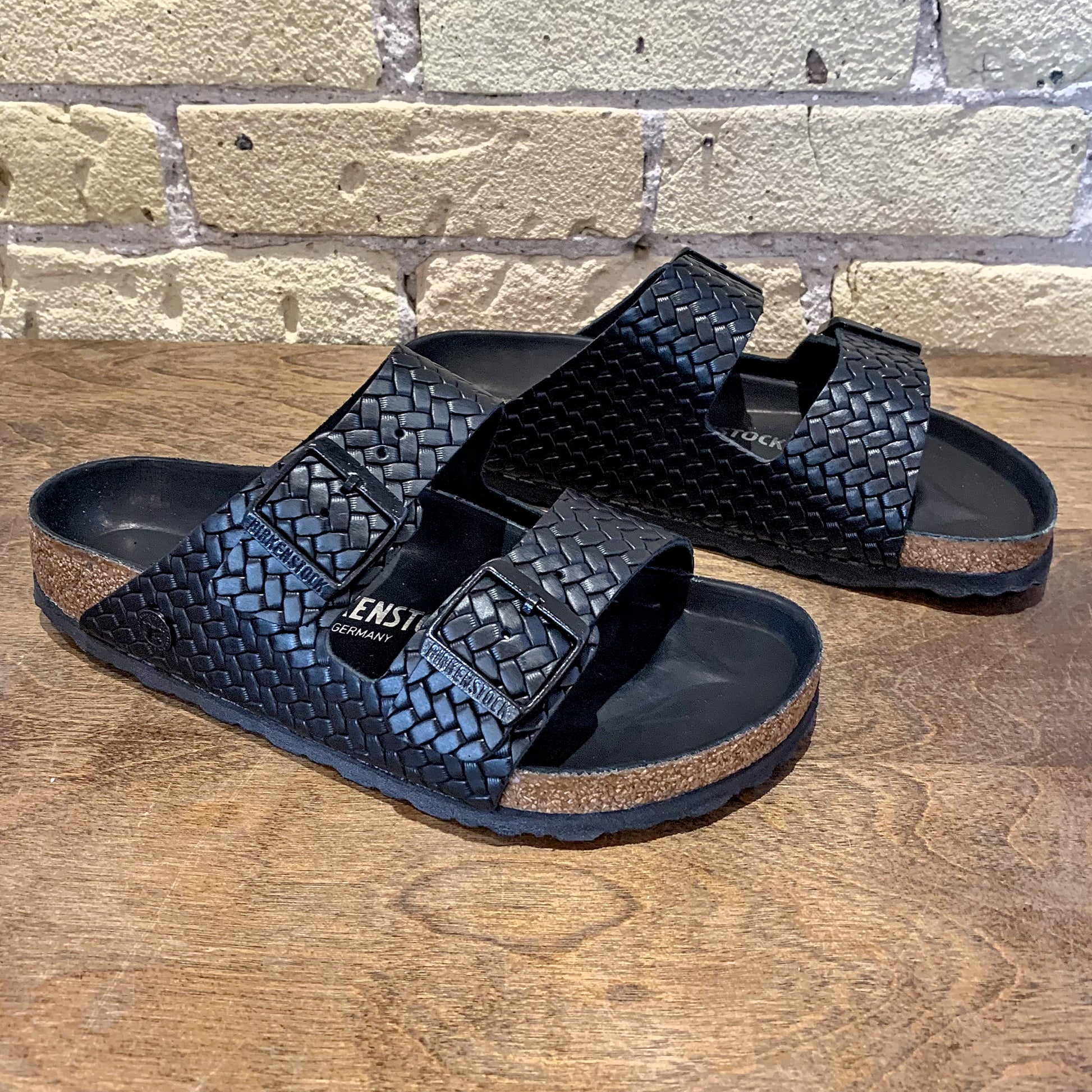 Arizona Woven Embossed Black Leather - shoostore