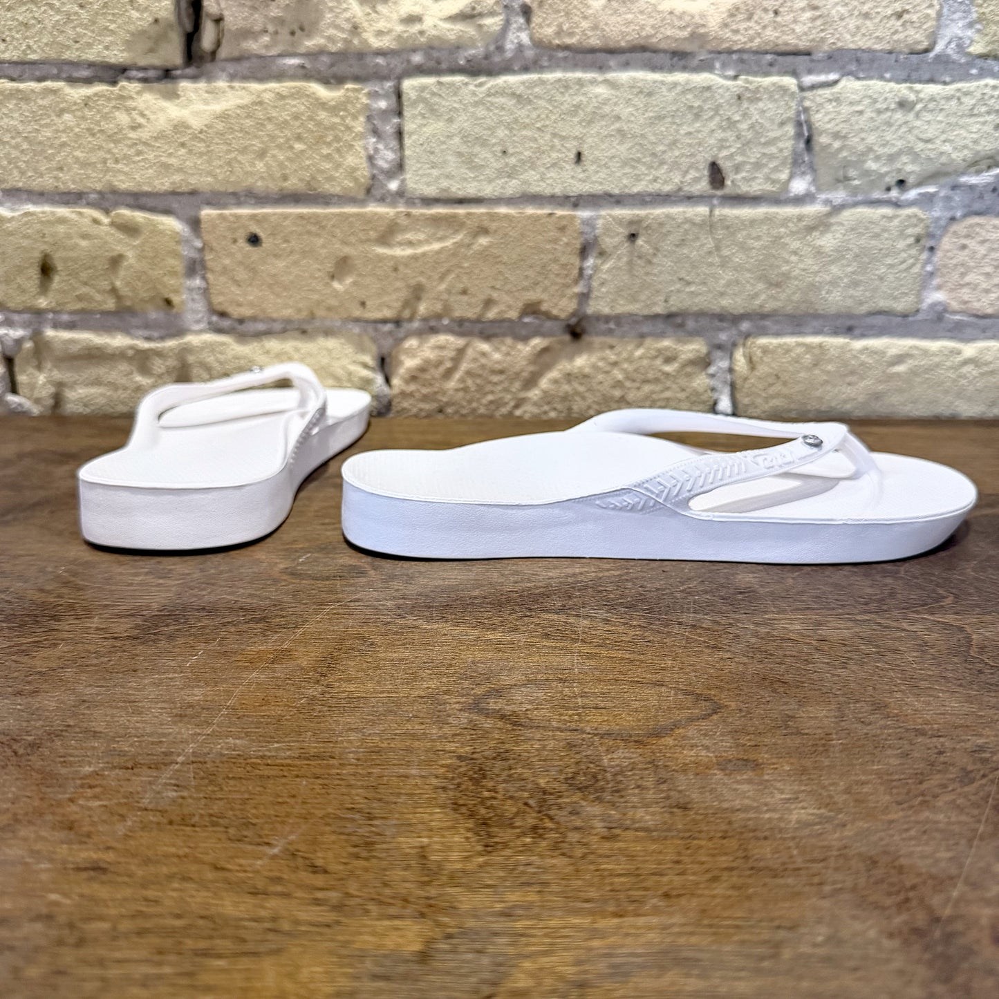 Archies Crystal White - Arch Support Flip Flops