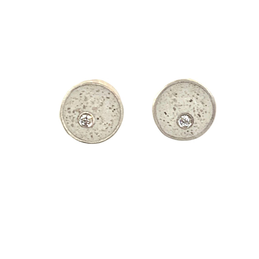 Effortless Circle Stud With Diamonds